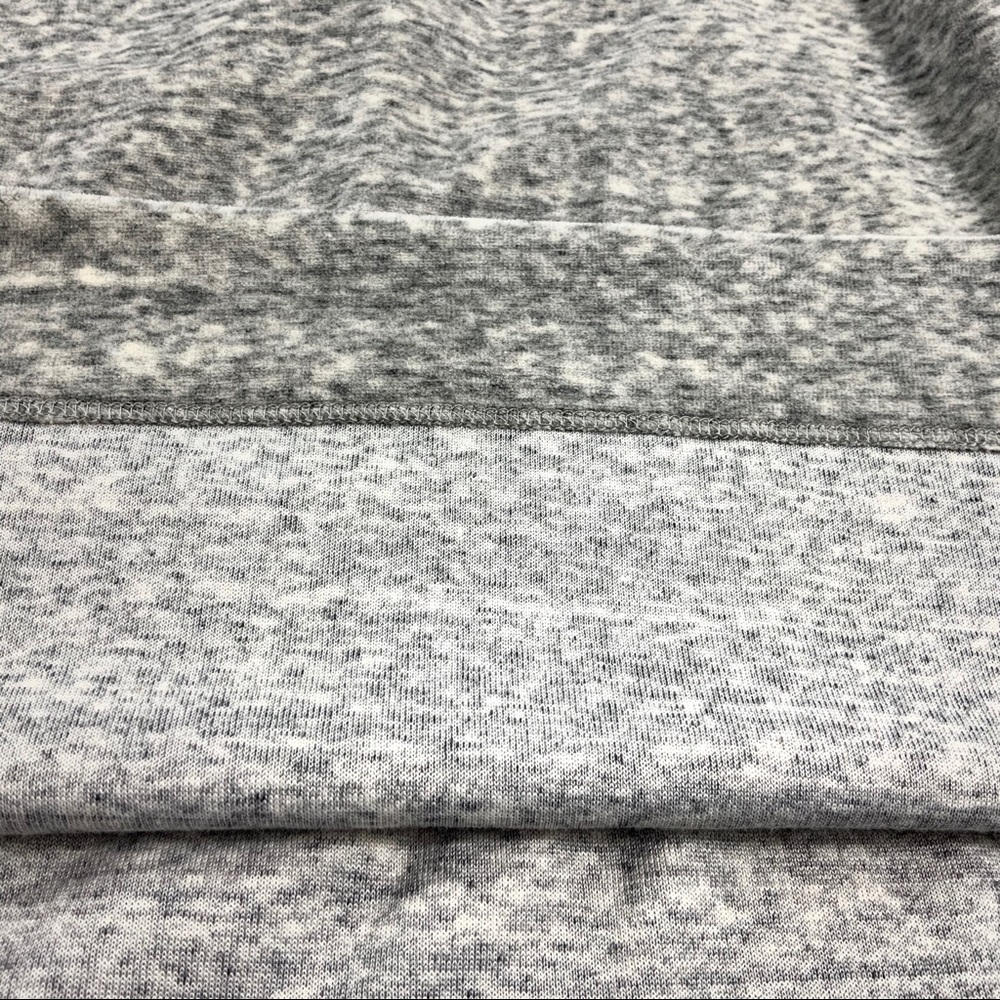 Loft Gray/White spotted, off-shoulder sweater - Picture 4 of 8